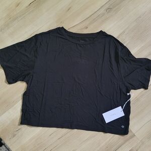 Women's Black Short Sleeve Crop Top